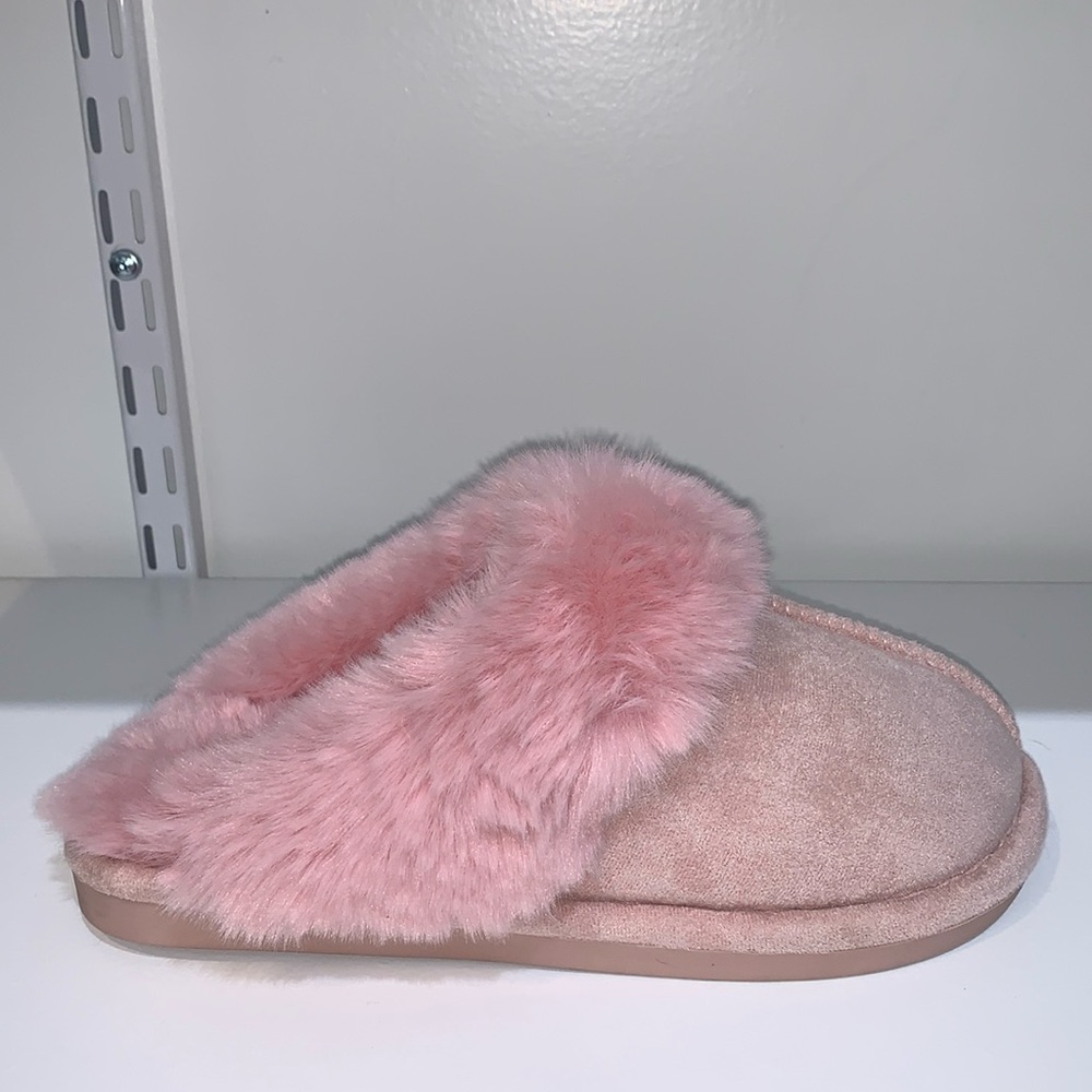 FUZZY PINK FUR SLIPPERS